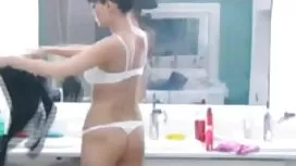 شخص عكس كير تو كس دا ...
